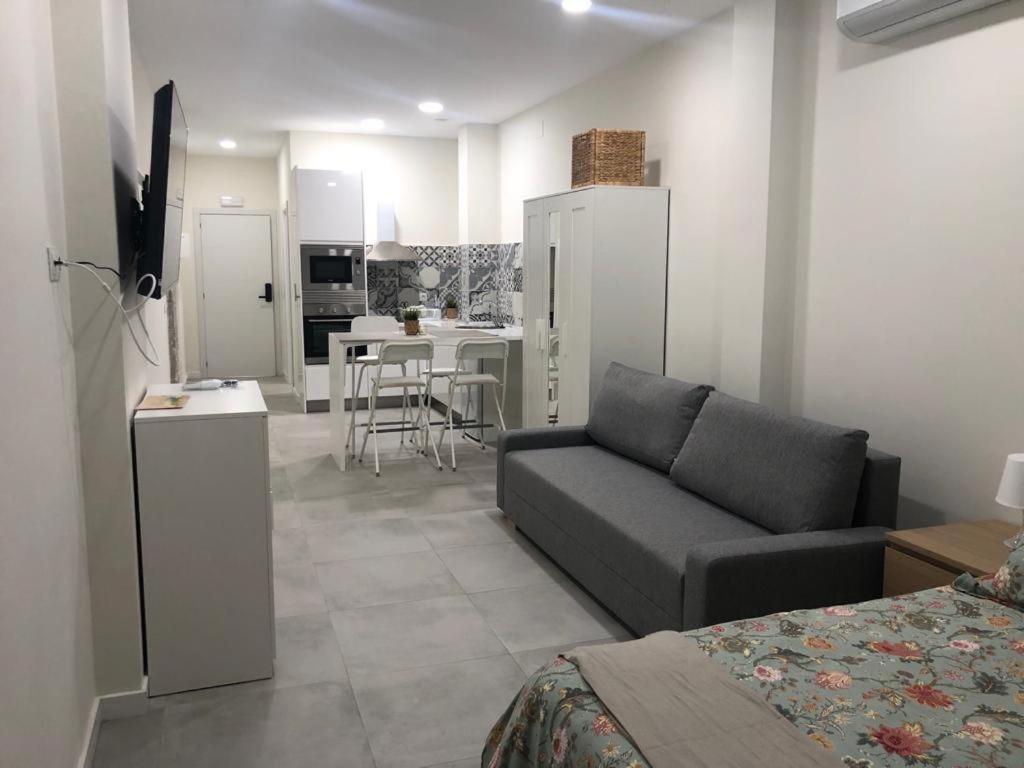 Centro Estudio Trinidad Malaga 3 Málaga Exterior foto